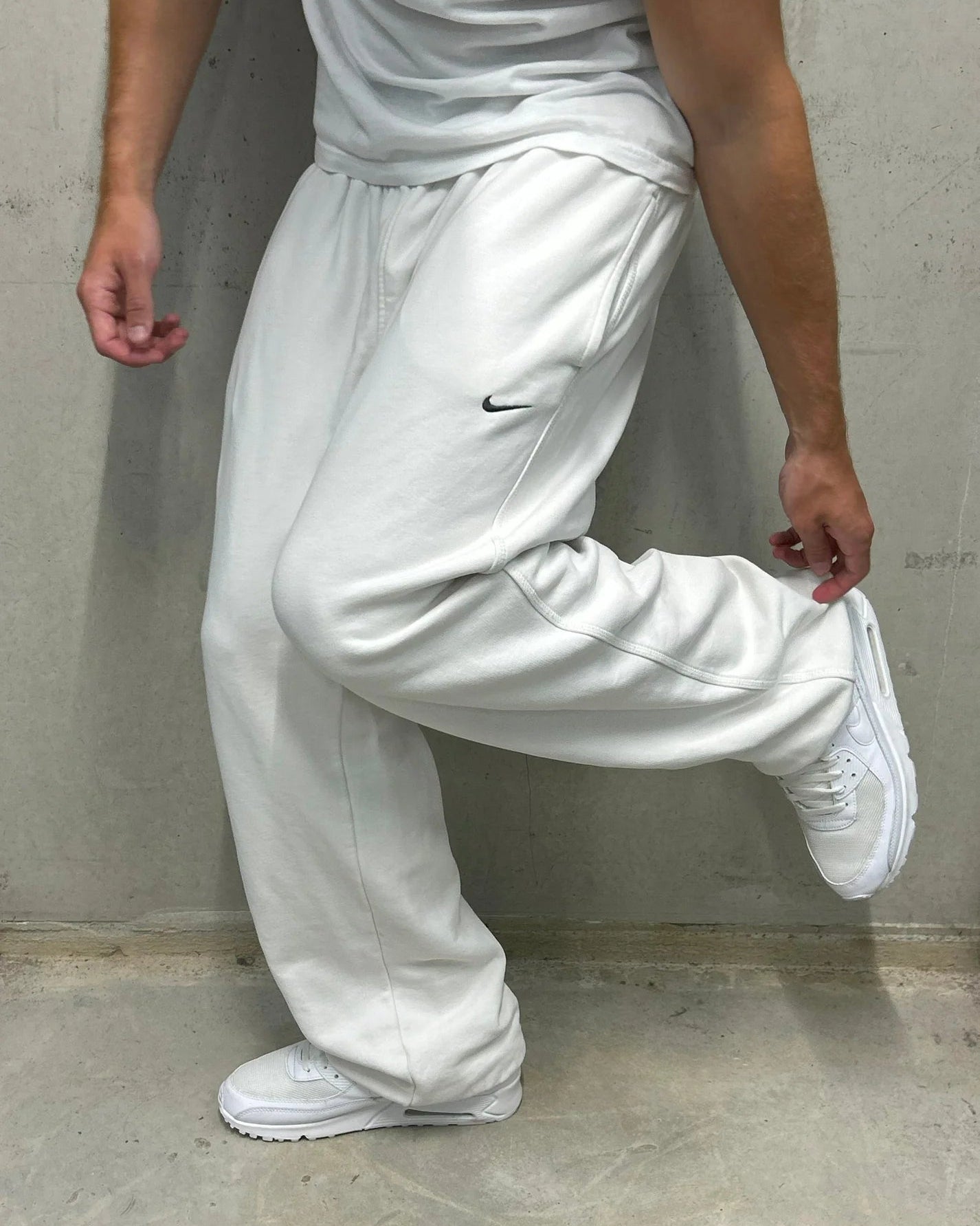NIKE | BAGGY JOGGERS